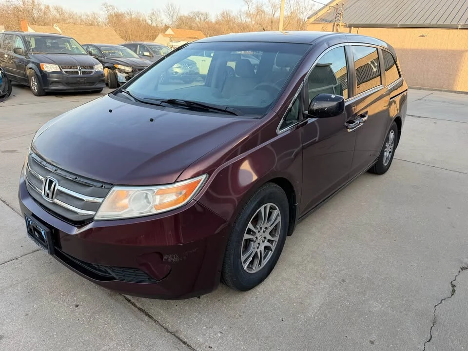 2012 Honda Odyssey - Image 2 of 18