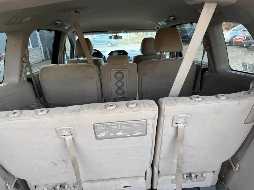 2012 Honda Odyssey - Image 17 of 18