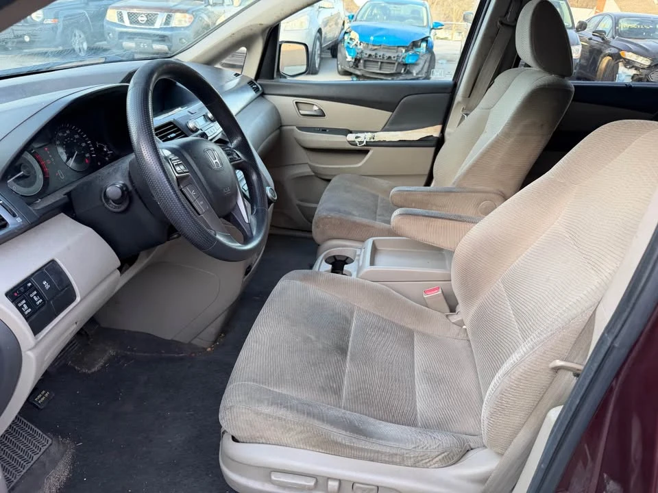 2012 Honda Odyssey - Image 10 of 18