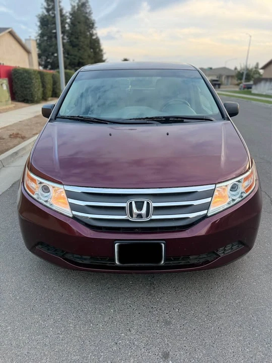 2012 Honda Odyssey - Image 2 of 14
