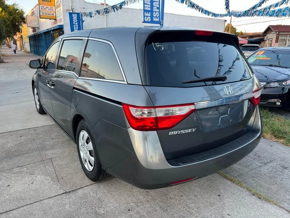 2012 Honda Odyssey - Image 4 of 11