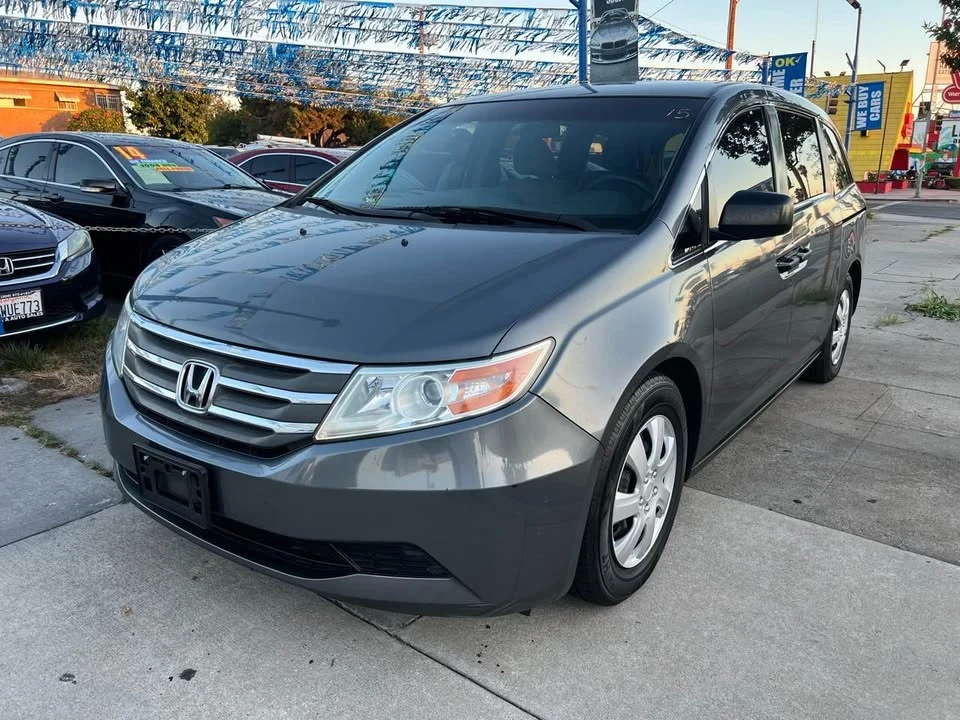 2012 Honda Odyssey - Image 3 of 11