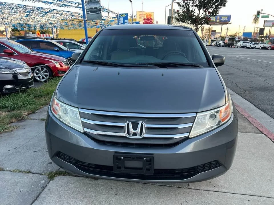 2012 Honda Odyssey - Image 2 of 11
