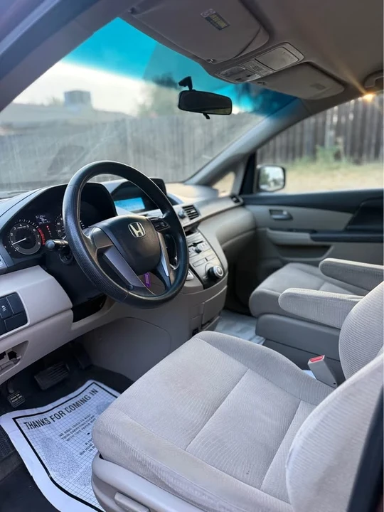 2012 Honda Odyssey - Image 3 of 9