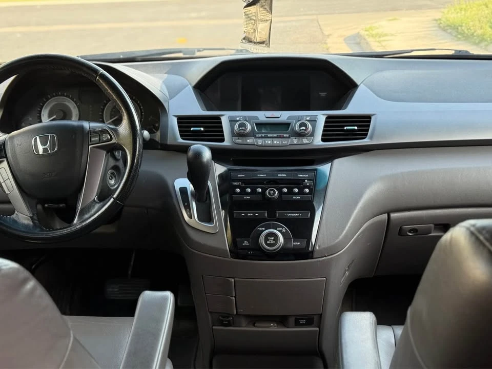 2012 Honda Odyssey - Image 2 of 5