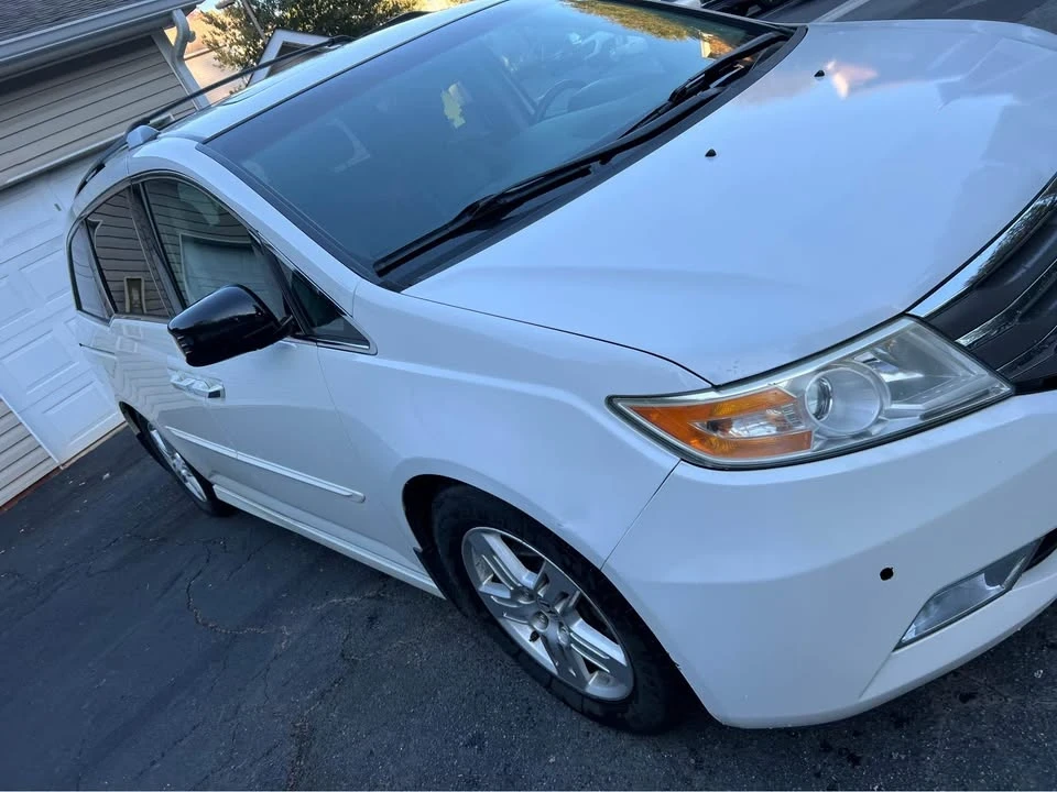 2012 Honda Odyssey - Image 2 of 10