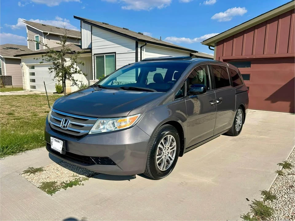 2012 Honda Odyssey - Image 2 of 14