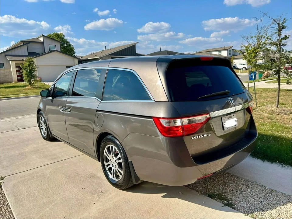 2012 Honda Odyssey - Image 3 of 14