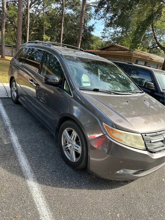 2012 Honda Odyssey - Image 2 of 10