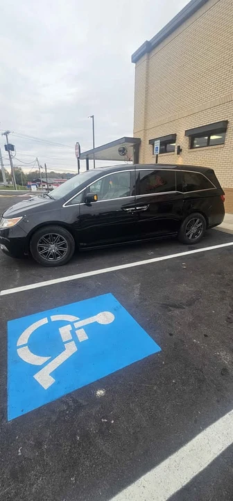 2012 Honda Odyssey - Image 2 of 3