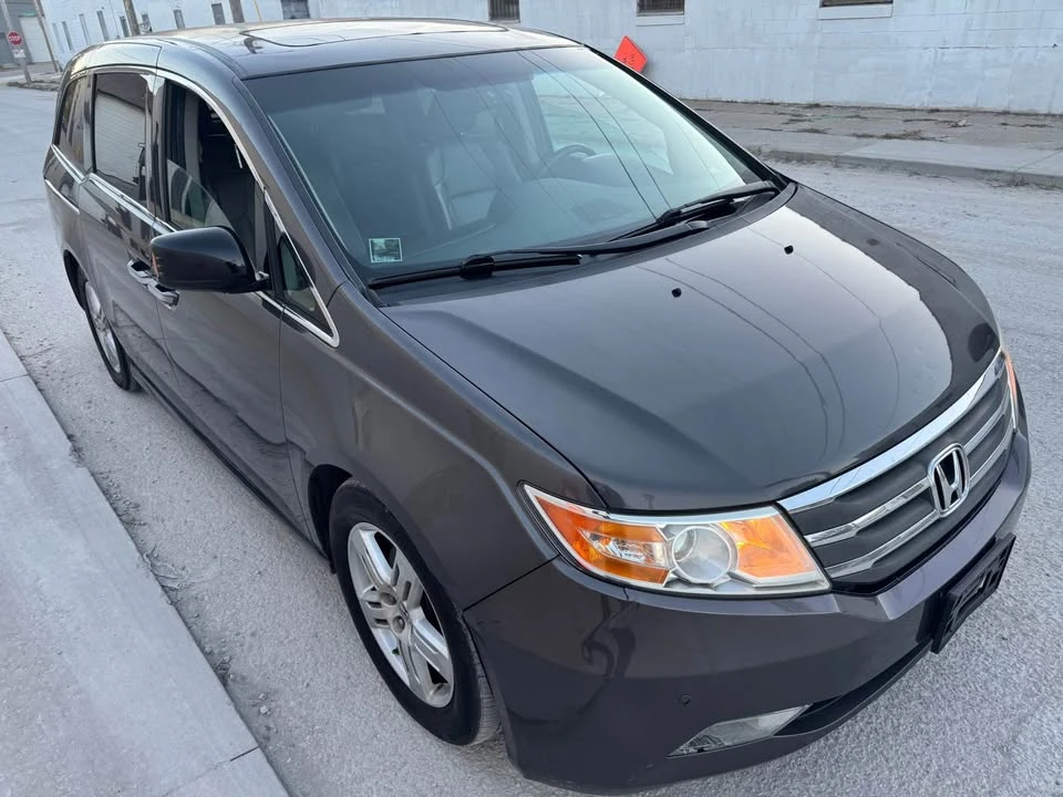 2012 Honda Odyssey - Image 2 of 14