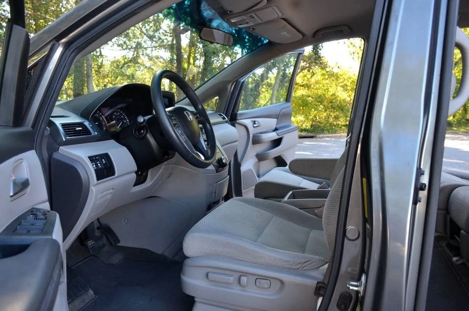2012 Honda Odyssey - Image 14 of 20