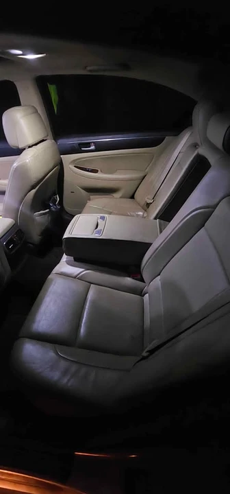 2012 Hyundai Genesis - Image 8 of 9