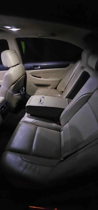 2012 Hyundai Genesis - Image 7 of 9