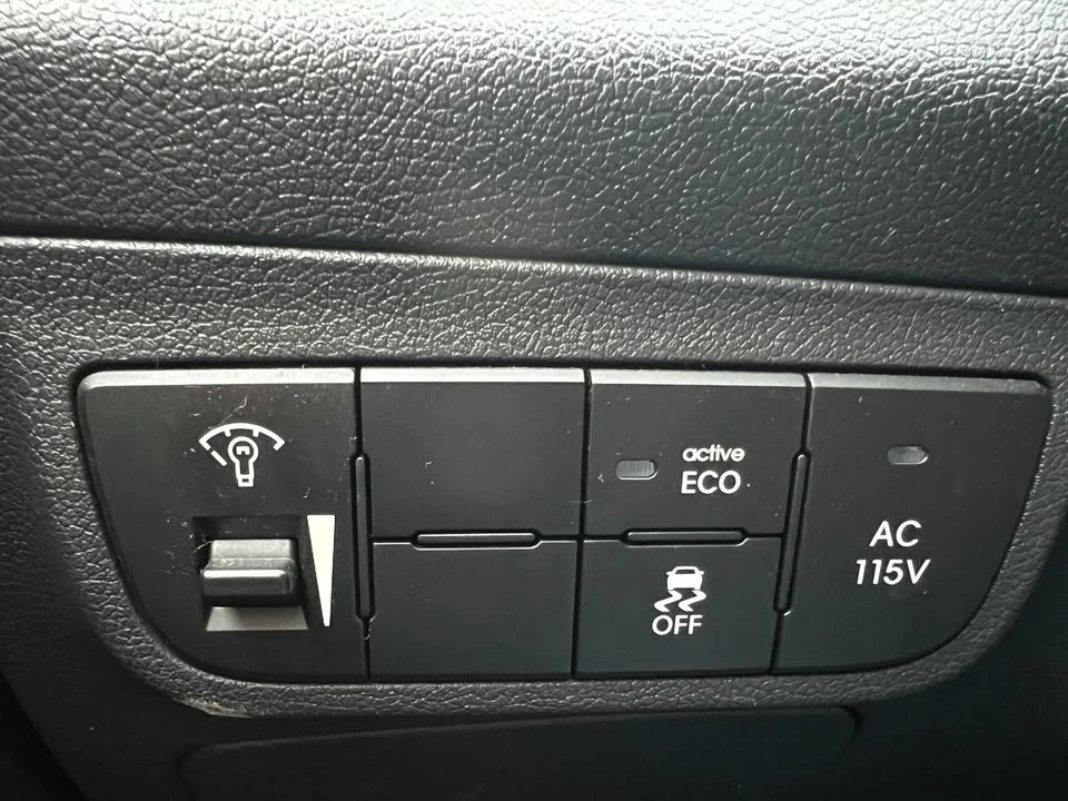 2012 Hyundai Veloster - Image 15 of 17