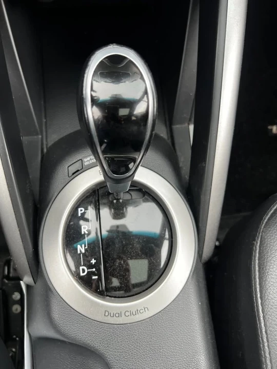 2012 Hyundai Veloster - Image 16 of 17