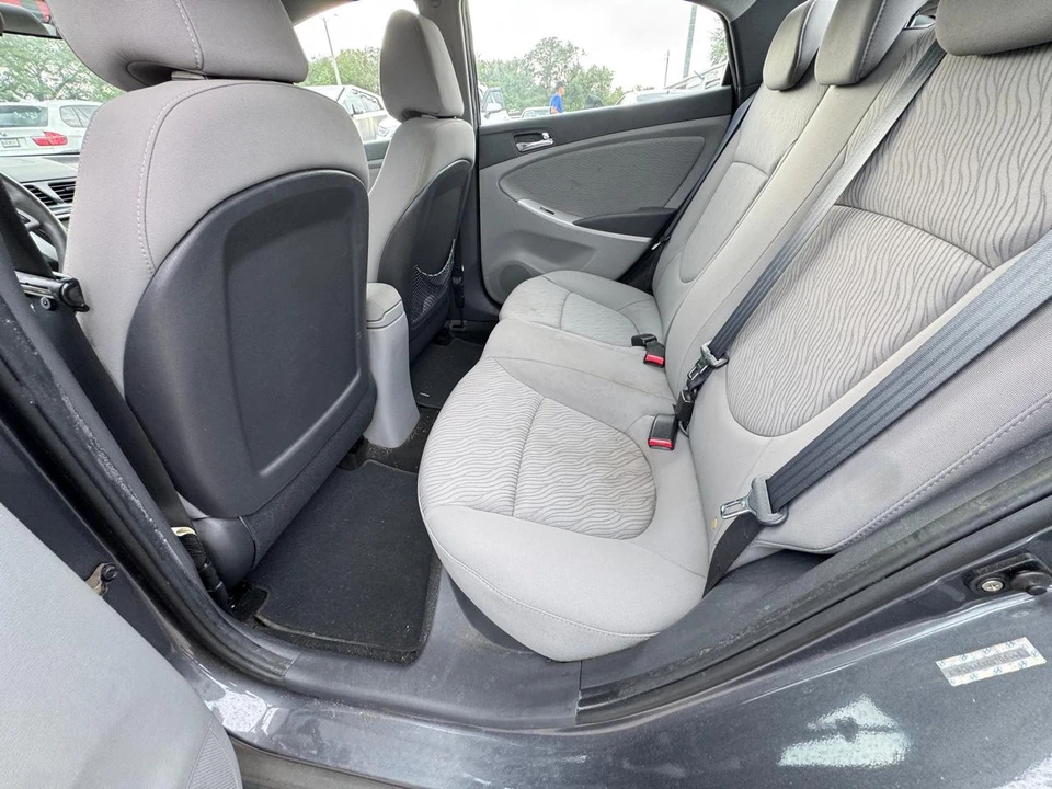 2012 Hyundai Accent - Image 6 of 8