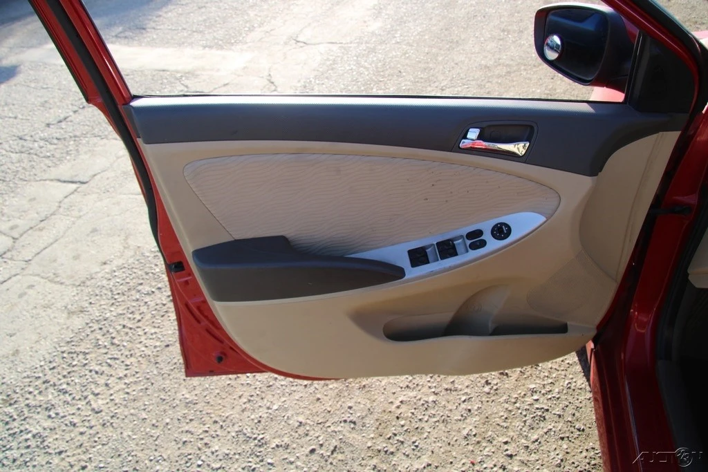 2012 Hyundai Accent - Image 13 of 21