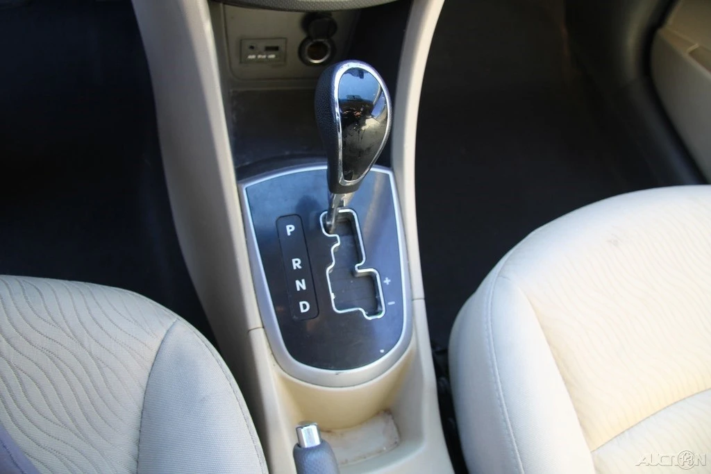 2012 Hyundai Accent - Image 19 of 21