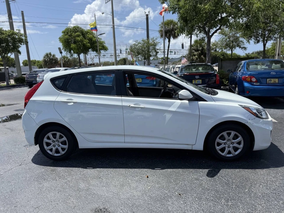 2012 Hyundai Accent - Image 8 of 21