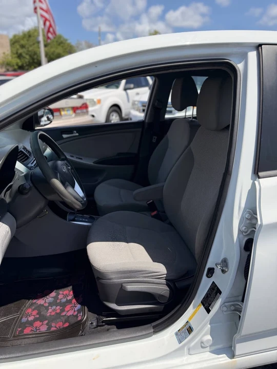 2012 Hyundai Accent - Image 13 of 21