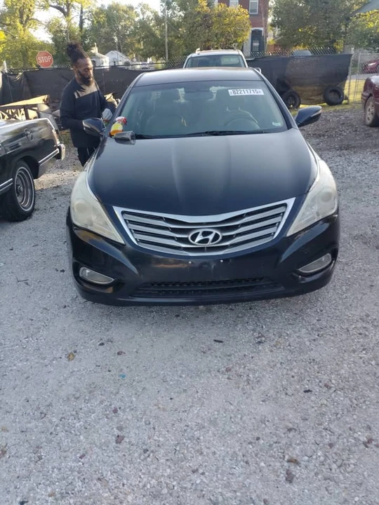 2012 Hyundai Azera - Image 2 of 5