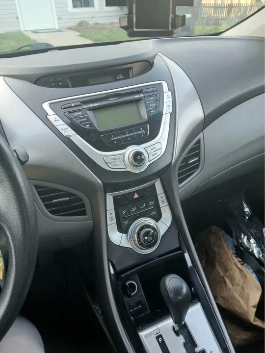 2012 Hyundai Elantra - Image 3 of 7