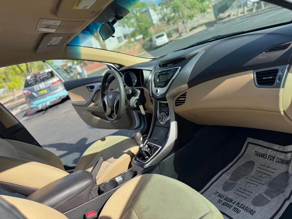 2012 Hyundai Elantra - Image 8 of 9