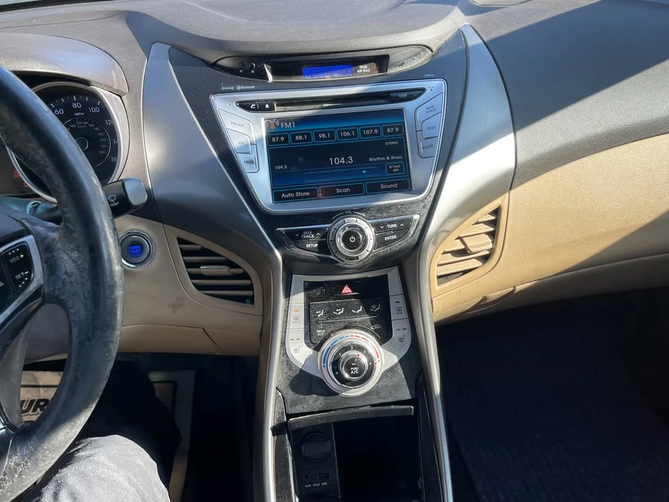 2012 Hyundai Elantra - Image 18 of 19
