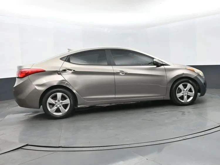 2012 Hyundai Elantra - Image 4 of 12