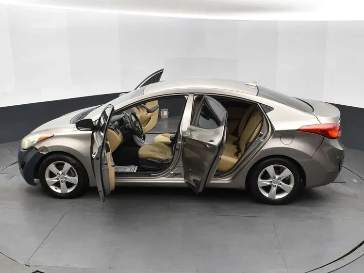 2012 Hyundai Elantra - Image 7 of 12