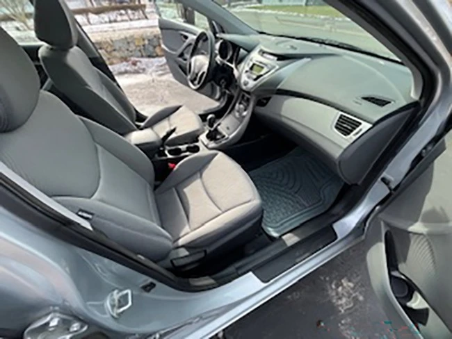 2012 Hyundai Elantra - Image 17 of 18