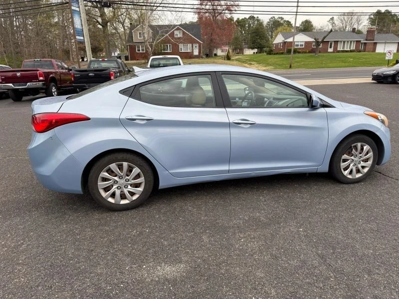 2012 Hyundai Elantra - Image 7 of 12
