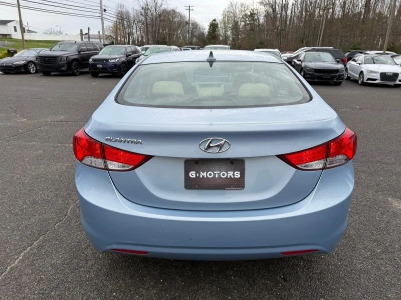 2012 Hyundai Elantra - Image 5 of 12