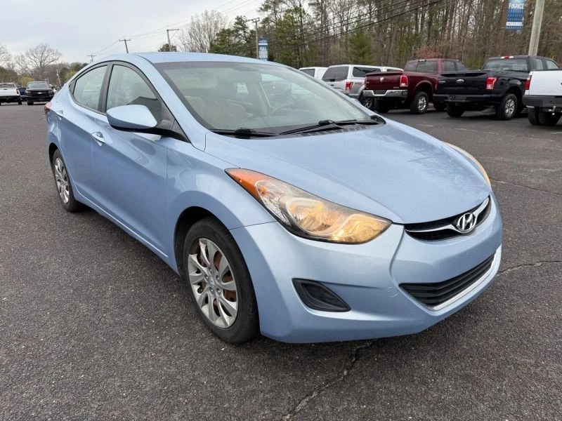 2012 Hyundai Elantra - Image 9 of 12