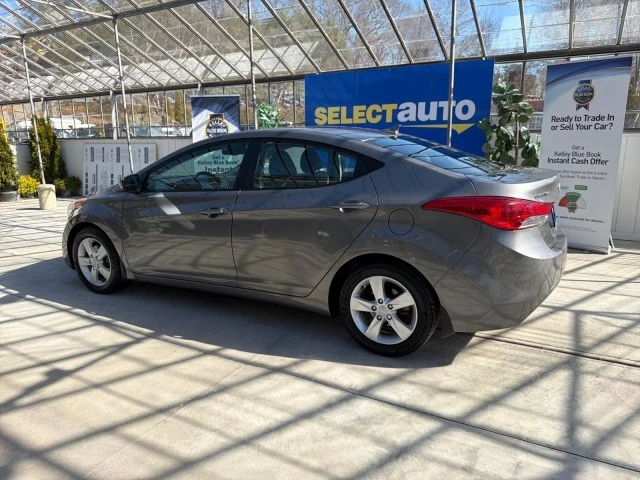 2012 Hyundai Elantra - Image 11 of 21