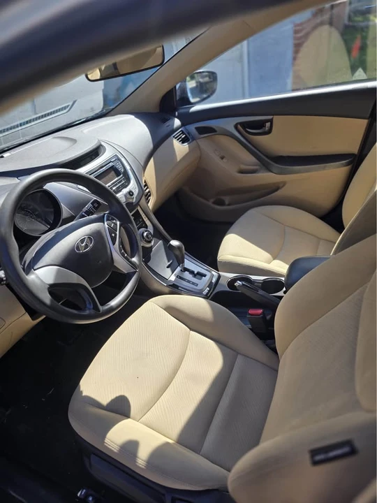 2012 Hyundai Elantra - Image 4 of 11