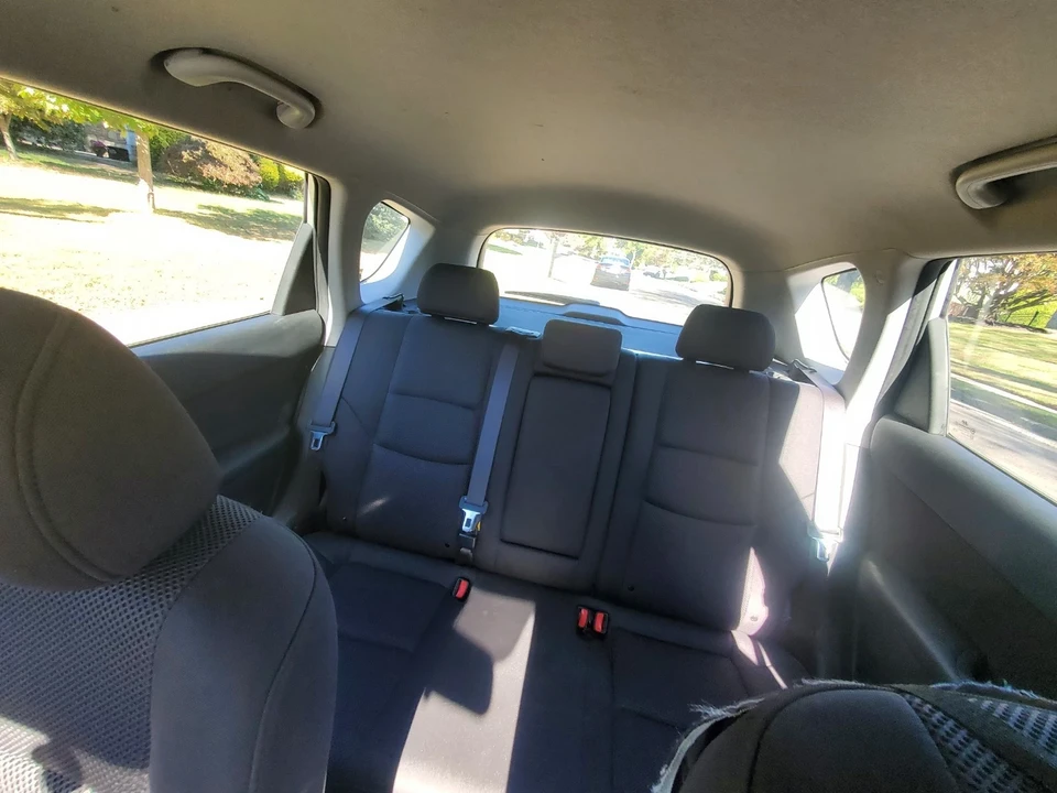 2012 Hyundai Elantra - Image 6 of 16