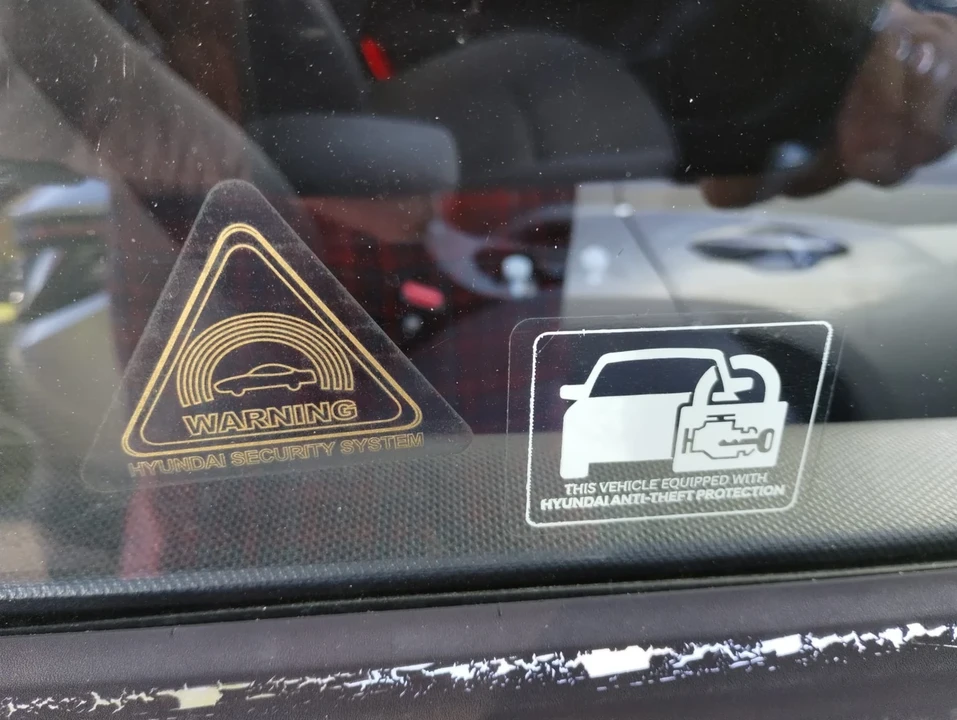 2012 Hyundai Elantra - Image 11 of 16