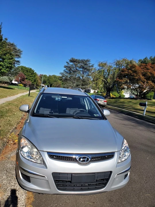 2012 Hyundai Elantra - Image 3 of 16