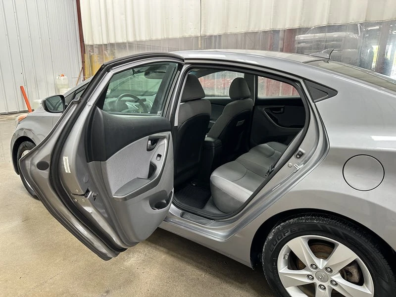 2012 Hyundai Elantra - Image 13 of 21