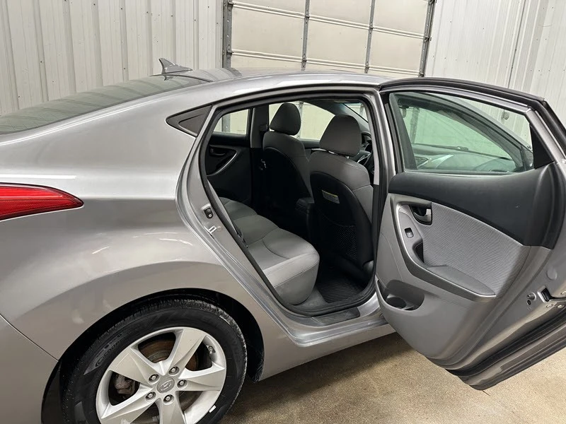 2012 Hyundai Elantra - Image 17 of 21