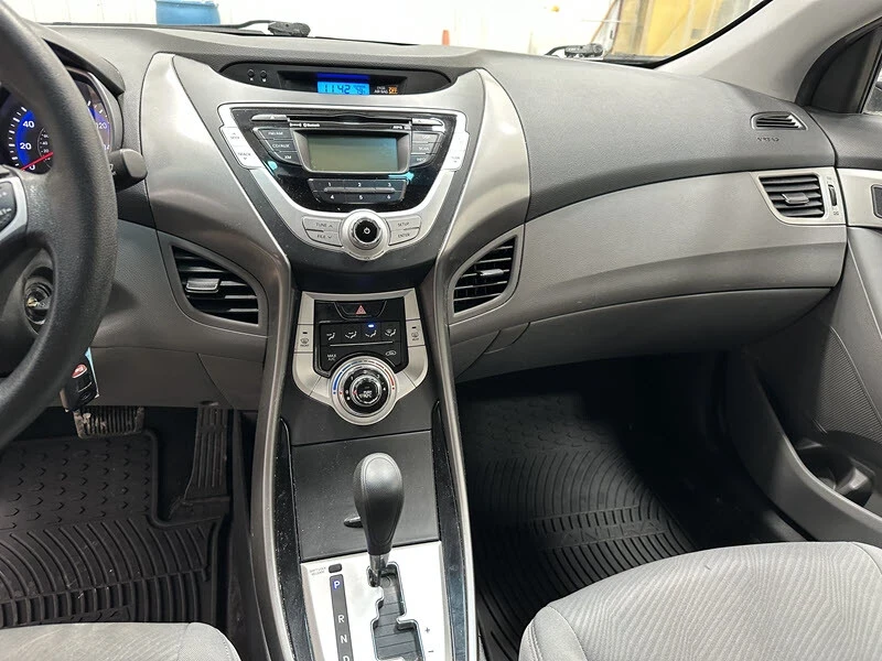 2012 Hyundai Elantra - Image 10 of 12