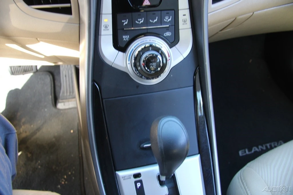 2012 Hyundai Elantra - Image 17 of 21