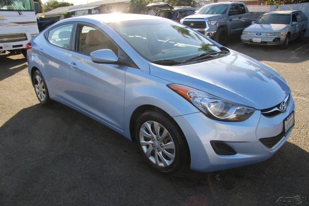 2012 Hyundai Elantra - Image 8 of 21