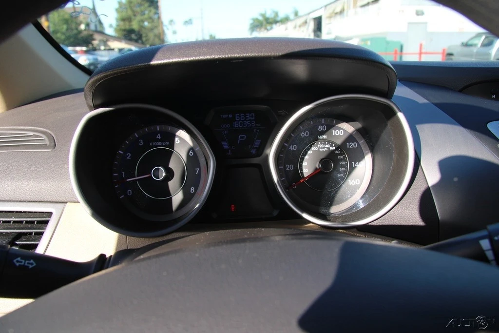 2012 Hyundai Elantra - Image 14 of 21