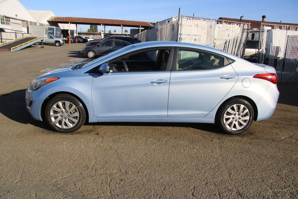 2012 Hyundai Elantra - Image 3 of 21