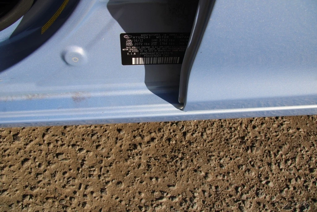2012 Hyundai Elantra - Image 10 of 21