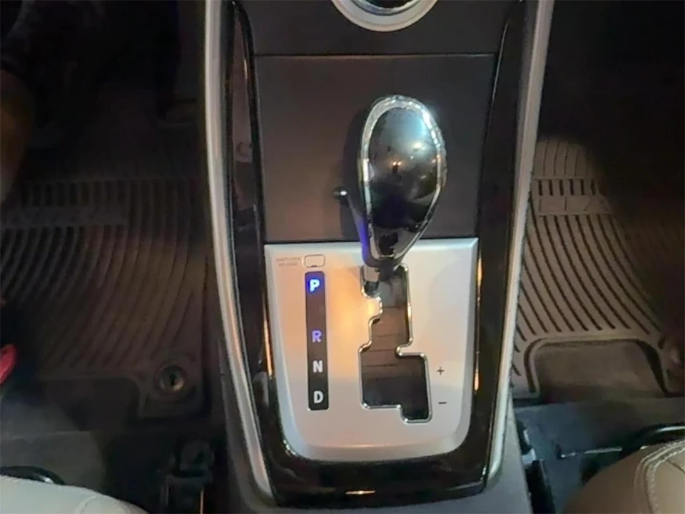 2012 Hyundai Elantra - Image 26 of 31
