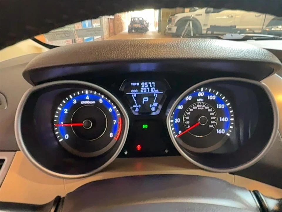 2012 Hyundai Elantra - Image 16 of 31